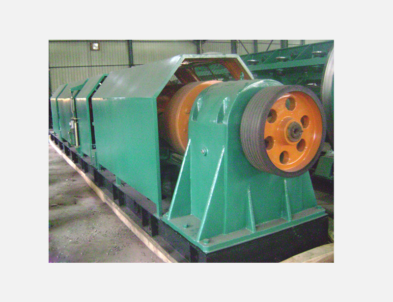 Tubular stranding machine