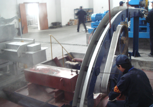 Scrap aluminium rod continuous casting and rolling line